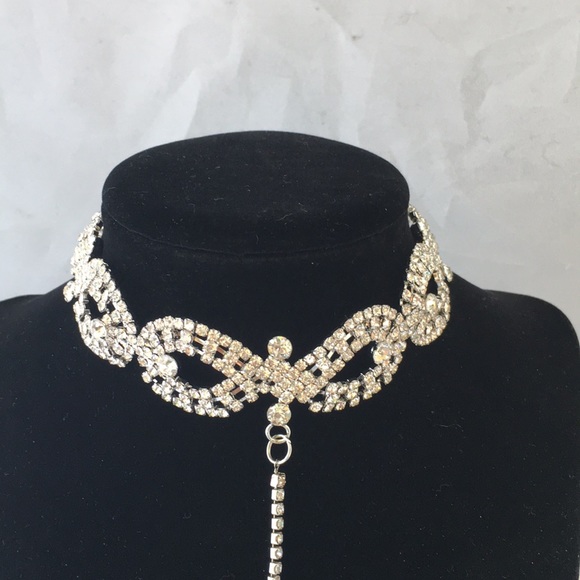 New! Rhinestone Statement Necklace - Picture 5 of 7